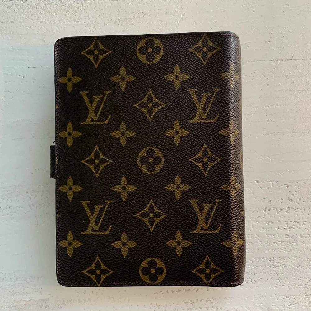 Louis Vuitton agenda